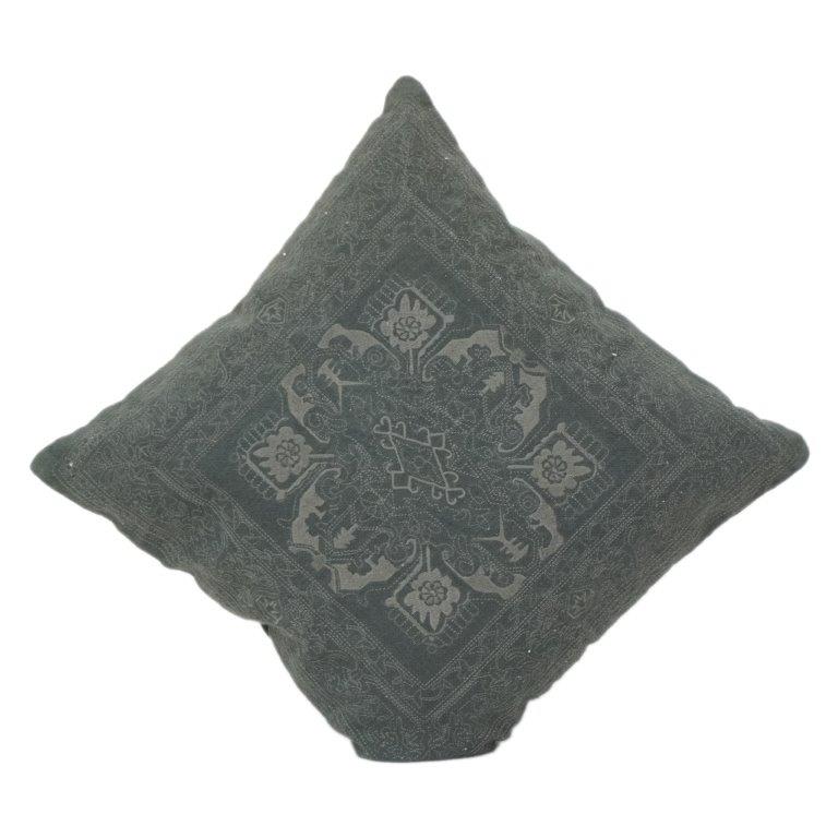 Eleganter grauer bestickter Baumwoll-Kissenbezug 45x45 cm | Vintage-Ornament-Design | Dekokissen-Bezug