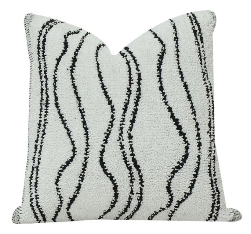 Housse de coussin en coton brodé Vague Noire | Motif abstrait moderne texturé | 45x45 cm - Bulk manufacturer & supplier from Panipat, India
