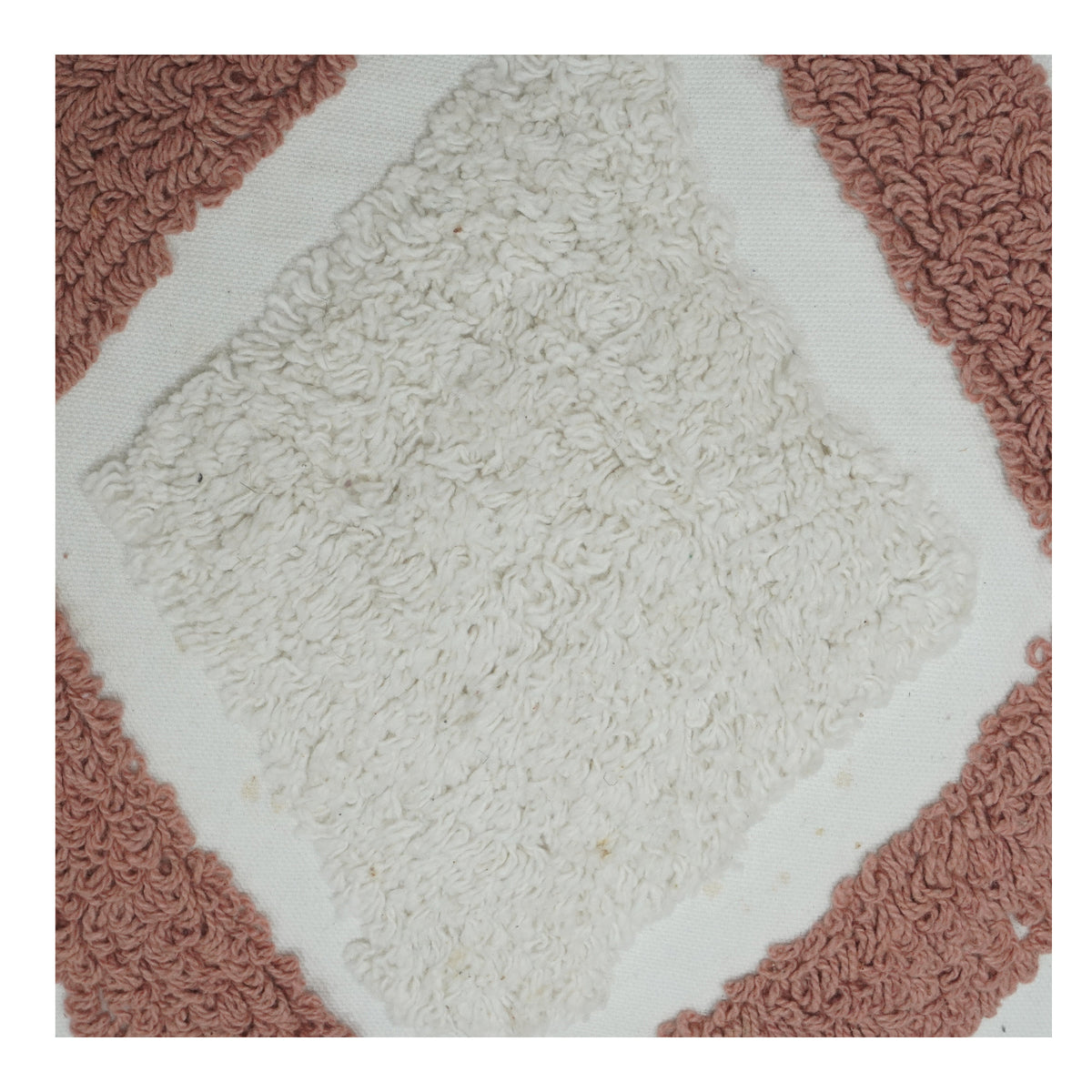Housse de Coussin en Coton Touffeté – Motif Géométrique Abstrait Blanc et Rouille avec Pompons | Housse de Coussin Décorative 45x45 cm - Bulk manufacturer & supplier from Panipat, India