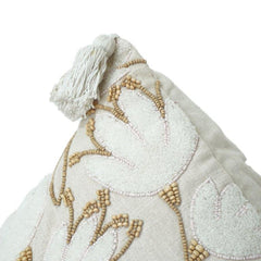 Handgefertigter bestickter Kissenbezug aus Baumwolle mit abstraktem Blumenmuster und Quasten – 45x45 cm | Dekokissenhülle in neutralem Beige