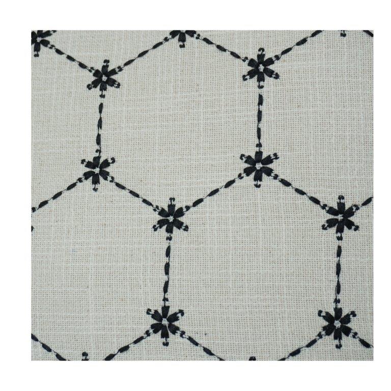 Geometrischer bestickter Baumwoll-Kissenbezug | Minimalistischer Kissenbezug in Schwarz & Elfenbein | 45x45 cm moderne Heimdekoration - Bulk manufacturer & supplier from Panipat, India