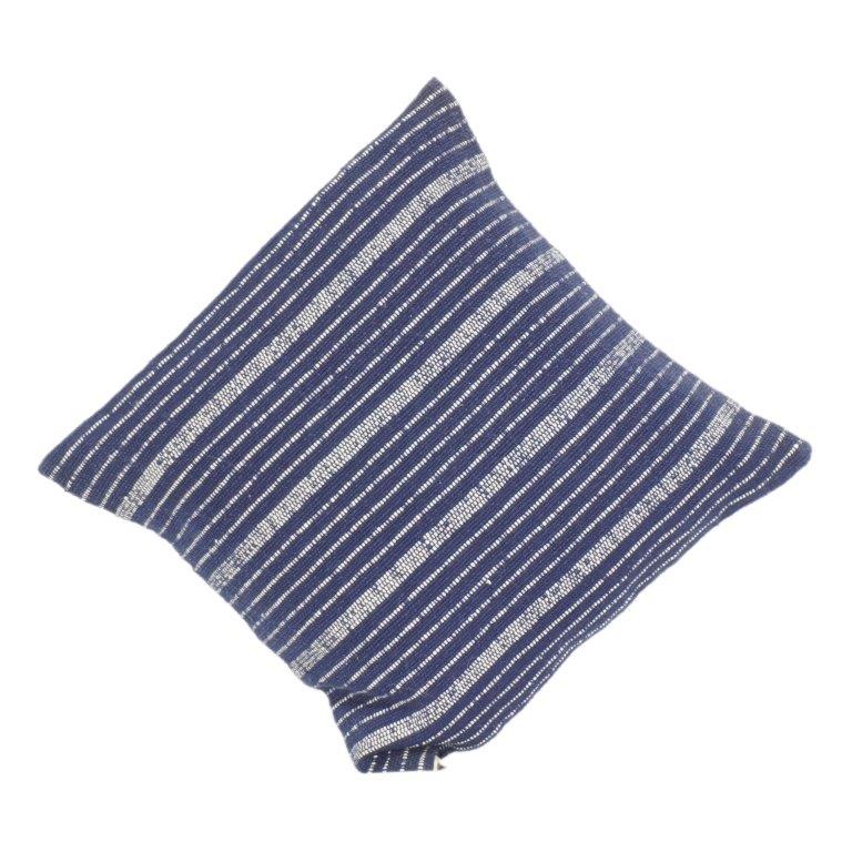 Gestreifter Baumwollkissenbezug in Indigo – Texturiertes, gewebtes lineares Muster | 45x45 cm Dekokissenbezug - Bulk manufacturer & supplier from Panipat, India