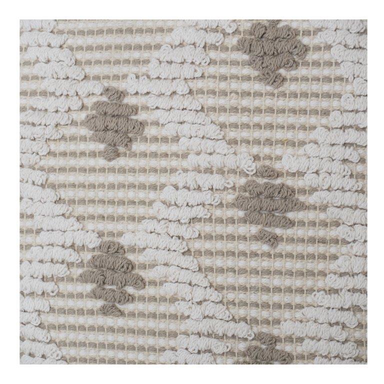 Beige strukturierter Kissenbezug aus Baumwolle mit geometrischer Blumenstickerei | Neutraler Boho-Dekokissenbezug (45x45 cm) - Bulk manufacturer & supplier from Panipat, India