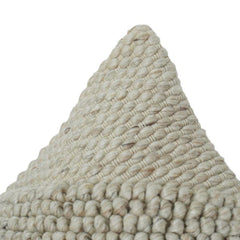 Strukturierter Kissenbezug aus Baumwolle mit getuftetem Herz-Design | Handgemachter neutraler Dekokissenbezug | 45x45 cm