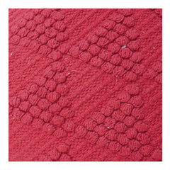 Dekorativer roter Kissenbezug – Handgefertigtes getuftetes Chevron-Muster | 45x45 cm