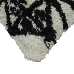 Black & Ivory Abstract Tufted Cotton Cushion Cover – Textured Geometric Floral Design, 45 x 45 cm