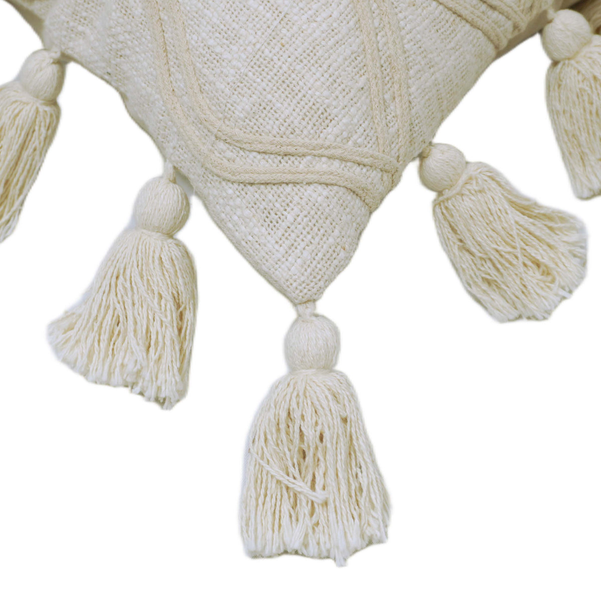 Textured diamond pattern handcrafted cotton cushion cover with tassels 45x45 cm