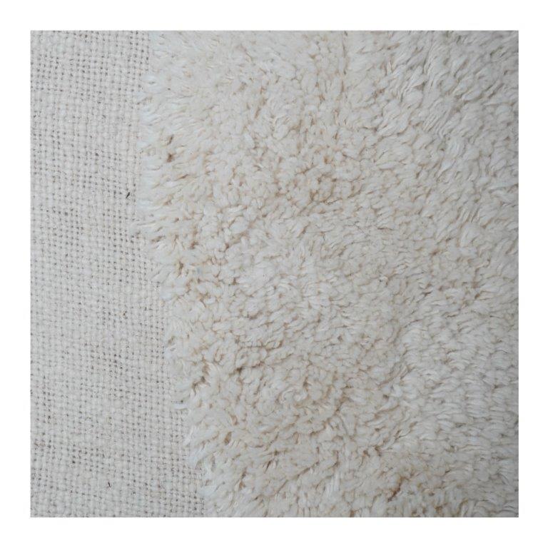 Strukturierter cremefarbener Baumwoll-Kissenbezug mit getuftetem geometrischem Design & Quasten an den Ecken | 45x45 cm Dekokissenhülle - Bulk manufacturer & supplier from Panipat, India