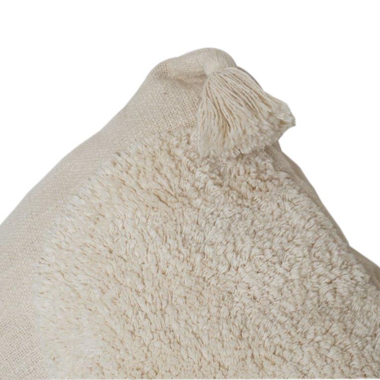 Strukturierter cremefarbener Baumwoll-Kissenbezug mit getuftetem geometrischem Design & Quasten an den Ecken | 45x45 cm Dekokissenhülle - Bulk manufacturer & supplier from Panipat, India
