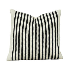 Kissenbezug aus Baumwolle, schwarz-weiß gestreift, 45x45 cm | Gewebter, strukturierter, minimalistischer Kissenbezug mit verdecktem Reißverschluss