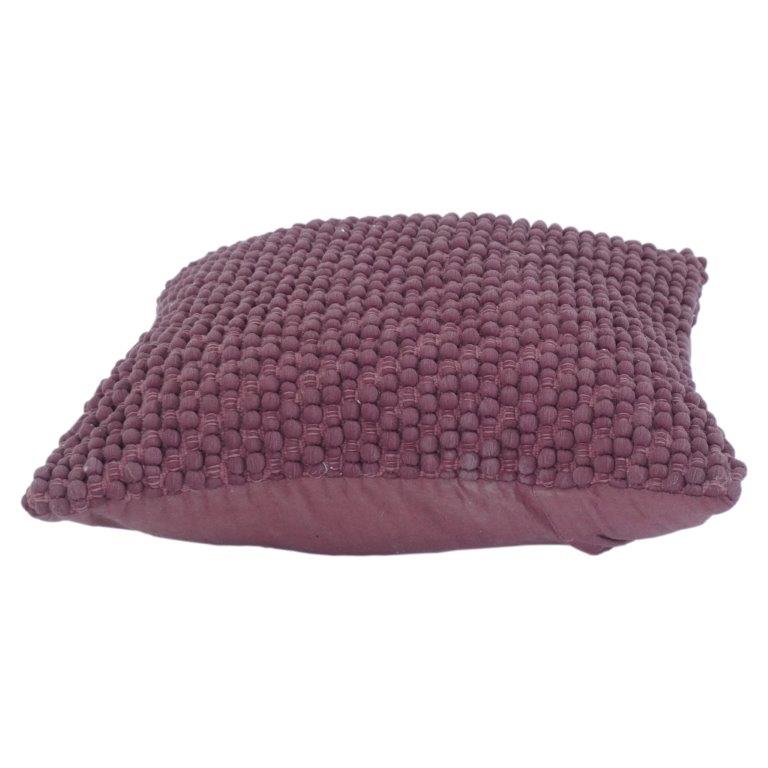 Texturierter weinroter Kissenbezug aus Baumwolle-Polyester | Handgefertigtes Blasen-Webdesign | 45x45 cm Zierkissenbezug - Bulk manufacturer & supplier from Panipat, India