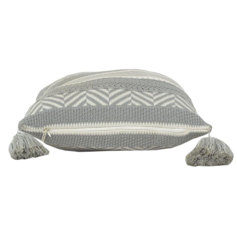 Housse de Coussin Tricotée Main 45x45 cm | Coussin Bohème Texturé en Coton avec Pompons | Housse de Coussin Décorative Douce - Bulk manufacturer & supplier from Panipat, India