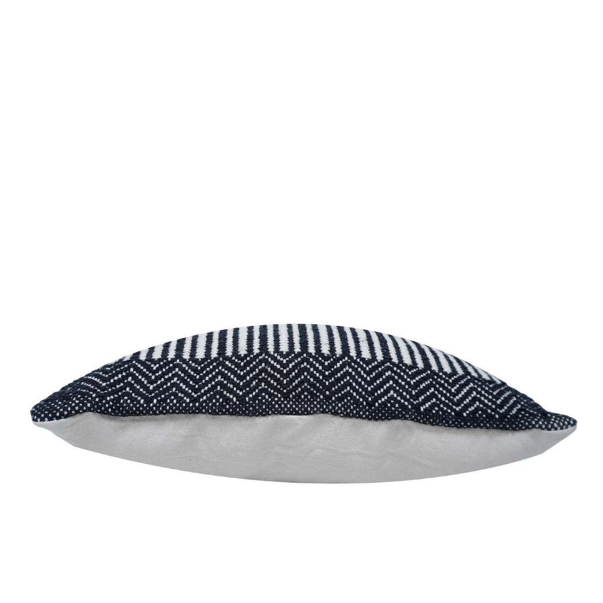 Handmade Black & White Geometric Polyester Cushion Cover 45x45 cm | Woven Chevron Pattern Decorative Throw Pillow Cover - Bulk manufacturer & supplier from Panipat, India