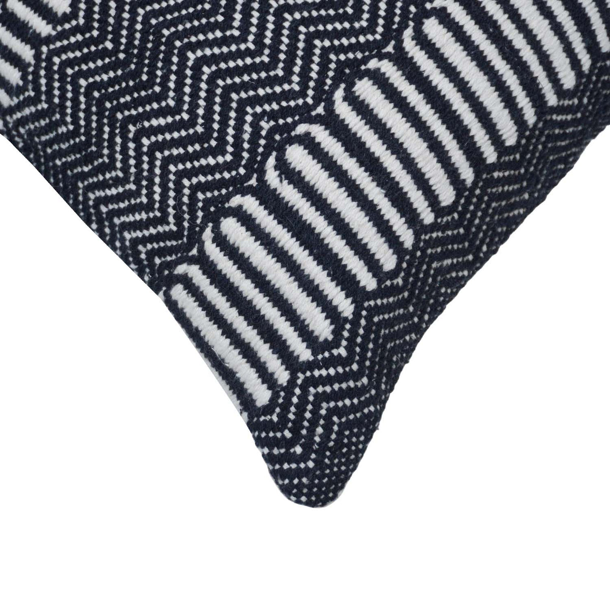 Handmade Black & White Geometric Polyester Cushion Cover 45x45 cm | Woven Chevron Pattern Decorative Throw Pillow Cover - Bulk manufacturer & supplier from Panipat, India