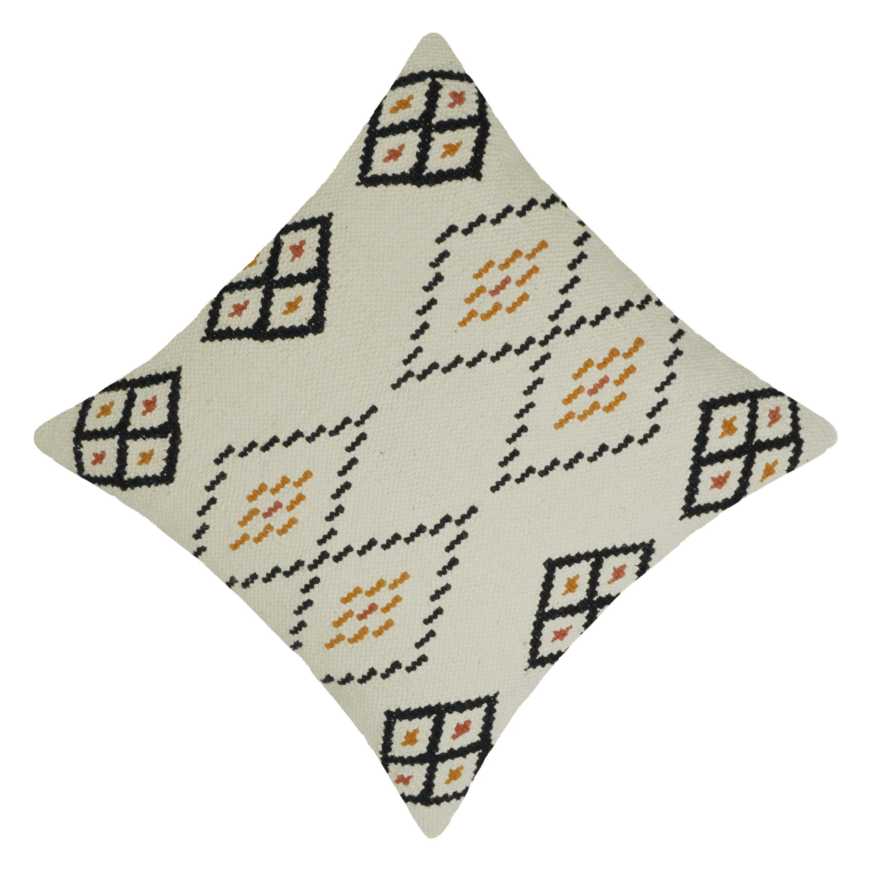 Handwoven Ivory Cushion Cover with Geometric Diamond Pattern – 45 x 45 cm