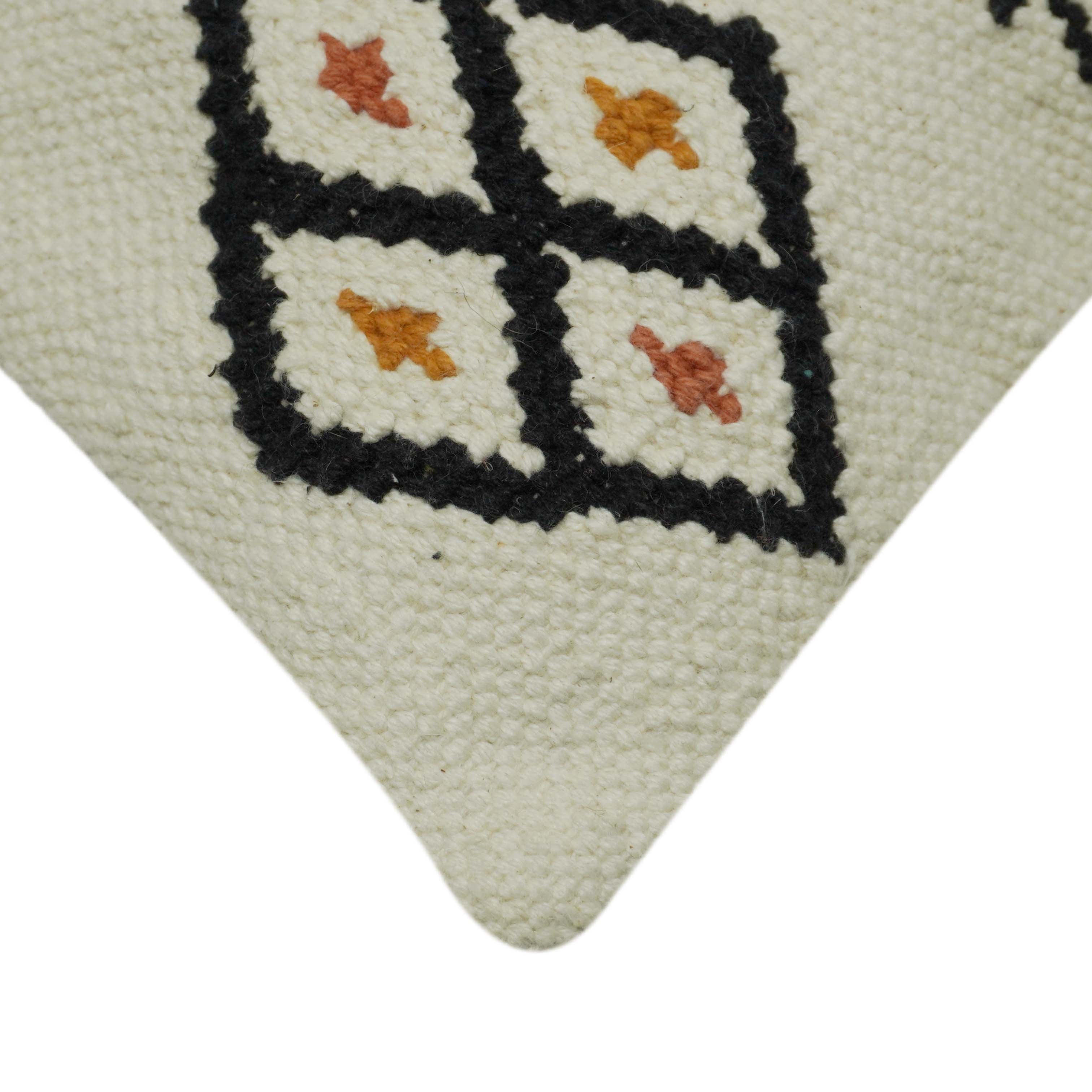 Handwoven Ivory Cushion Cover with Geometric Diamond Pattern – 45 x 45 cm