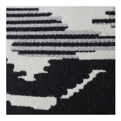 Schwarz-weißes Ikat-Muster Baumwollkissenbezug | Moderner abstrakter gewebter Kissenbezug | 45x45 cm