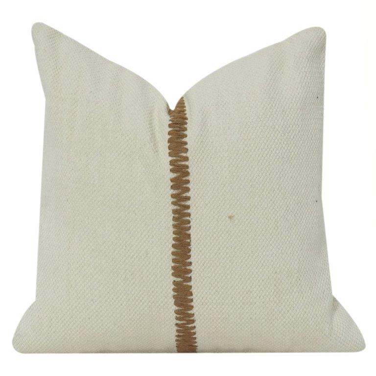 Minimalistischer, handgefertigter Baumwoll-Kissenbezug mit kontrastierender Mittelnaht | Modernes, neutrales Dekokissen | 45x45 cm - Bulk manufacturer & supplier from Panipat, India