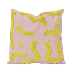 Bestickter Kissenbezug aus Baumwolle mit abstraktem Muster – rosa Grundfarbe mit gelbem, getuftetem Design | 45x45 cm großer, dekorativer Kissenbezug