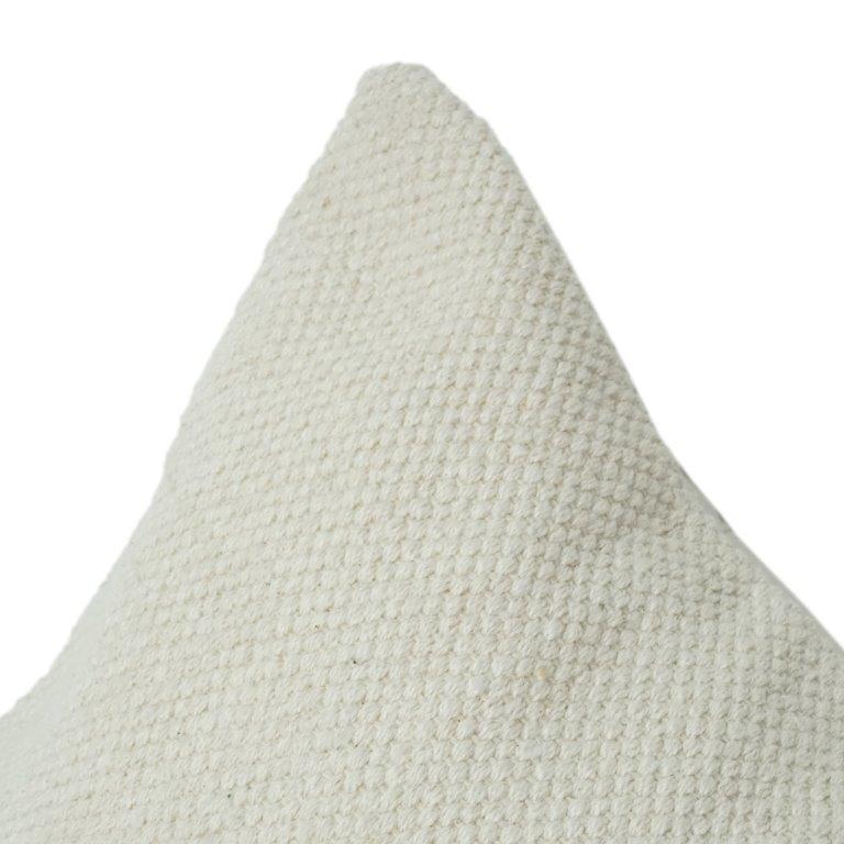 Minimalistischer, handgefertigter Baumwoll-Kissenbezug mit kontrastierender Mittelnaht | Modernes, neutrales Dekokissen | 45x45 cm - Bulk manufacturer & supplier from Panipat, India