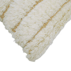 Handgefertigter getufteter Kissenbezug 45x45 cm – Beige & Weiß strukturiert gestreiftes Design
