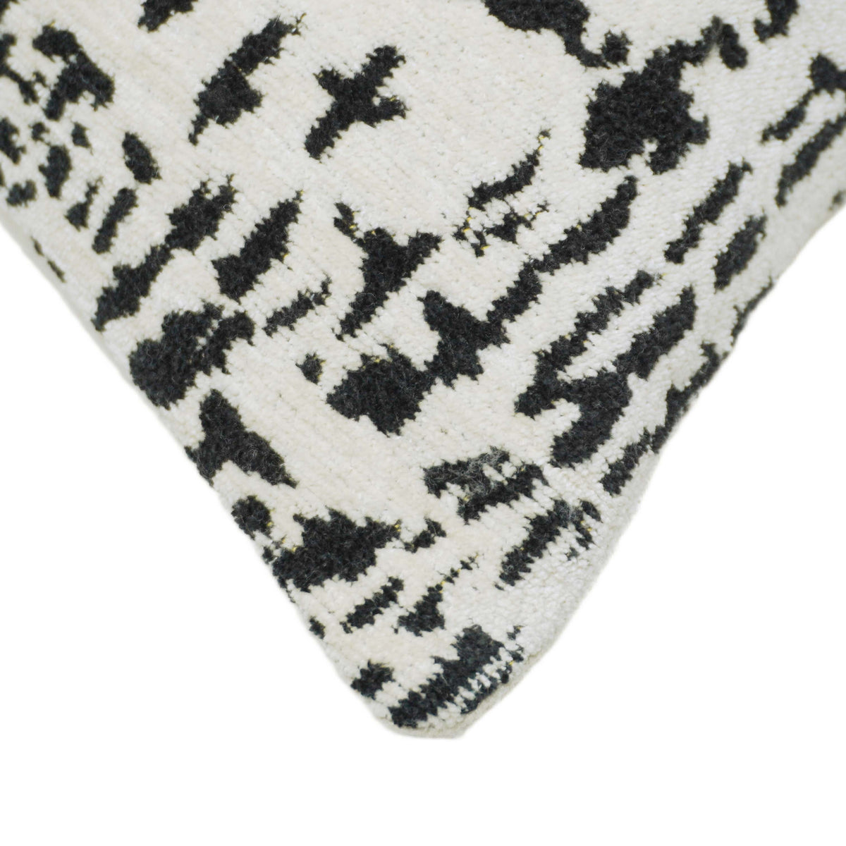 Jacquard Cushion Cover 45x45 cm – Black & White Abstract Pattern Decorative Cushion Cover for Home Décor