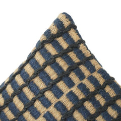 Handgewebter Jute-Kissenbezug – Strukturiertes geometrisches Muster | Dekokissenhülle in Natur und Indigo (45x45 cm)