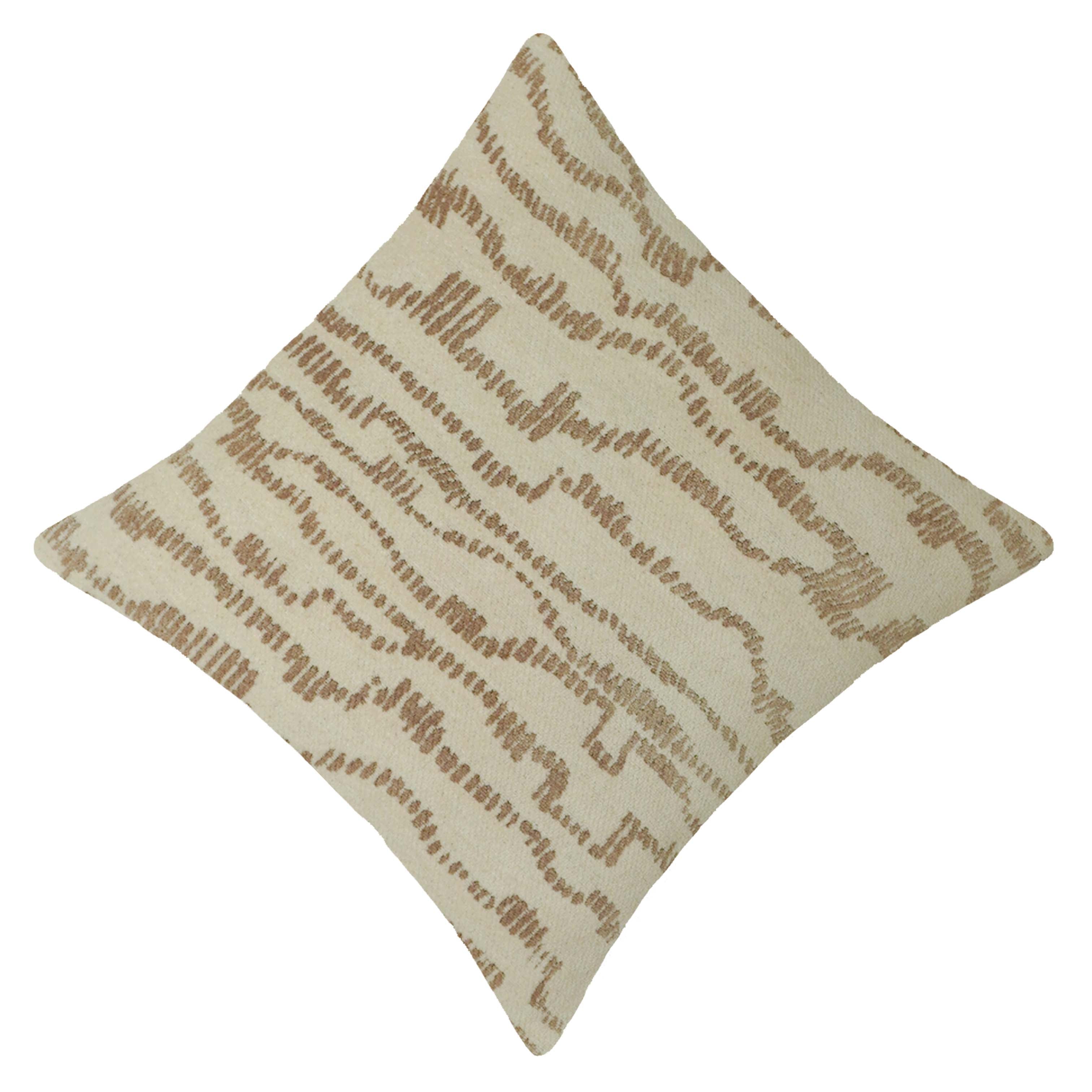 Textured Jacquard Cushion Cover 45x45 cm – Abstract Woven Pattern in Beige & Cream