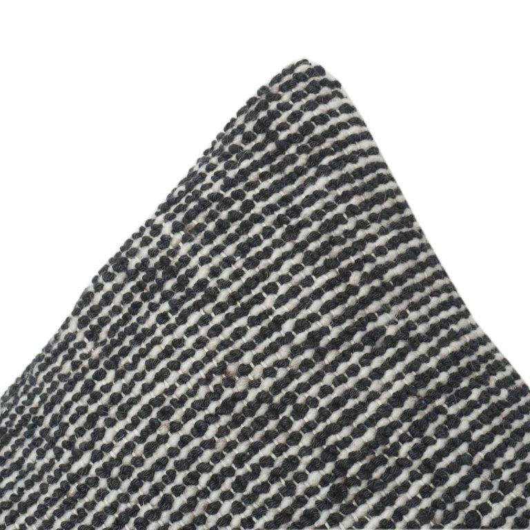 Schwarz-weißer Kissenbezug aus Baumwolle mit Struktur | Handgewebter Look | Moderner, minimalistischer Kissenbezug | 45x45 cm - Bulk manufacturer & supplier from Panipat, India