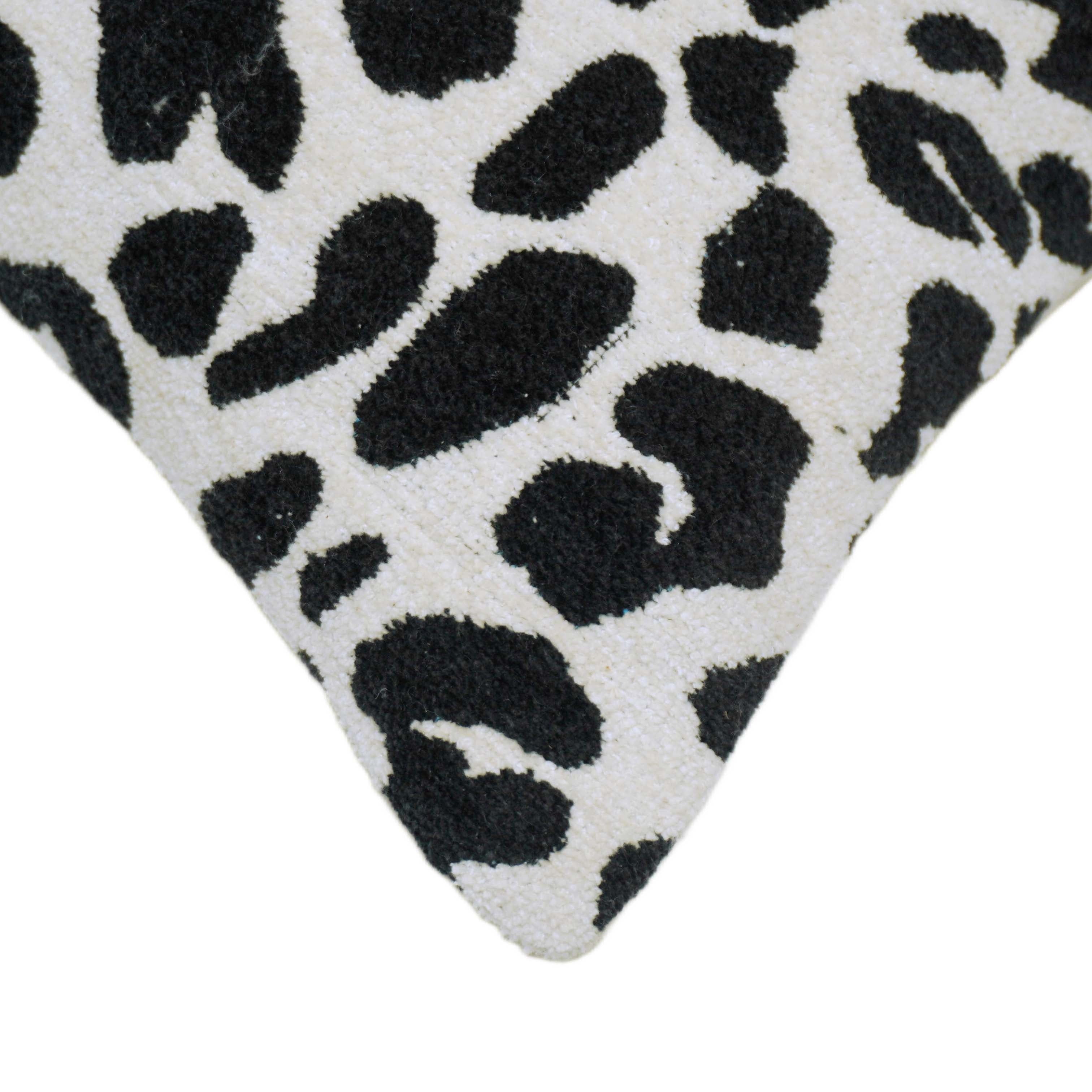 Black and white leopard print jacquard cushion cover 45x45 cm