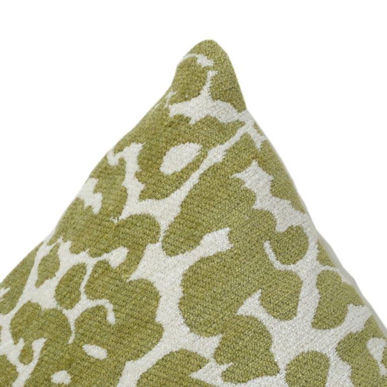 Housse de coussin texturée vert olive – Mélange coton et jute avec motif organique abstrait (45x45 cm) - Bulk manufacturer & supplier from Panipat, India